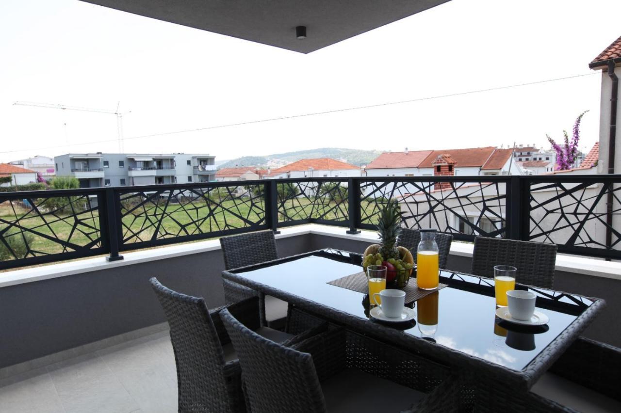 Apartment Sweet Dreams Trogir Exterior foto